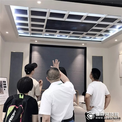 智美X空調(diào)+凈味墻板 品格頂墻再現(xiàn)廣展新傳奇!