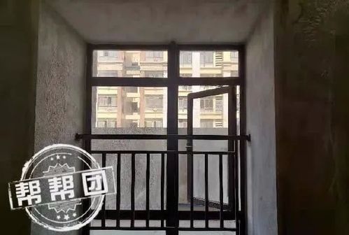 長樂某小區 開門見墻 被吐槽 業主 新房像坐牢