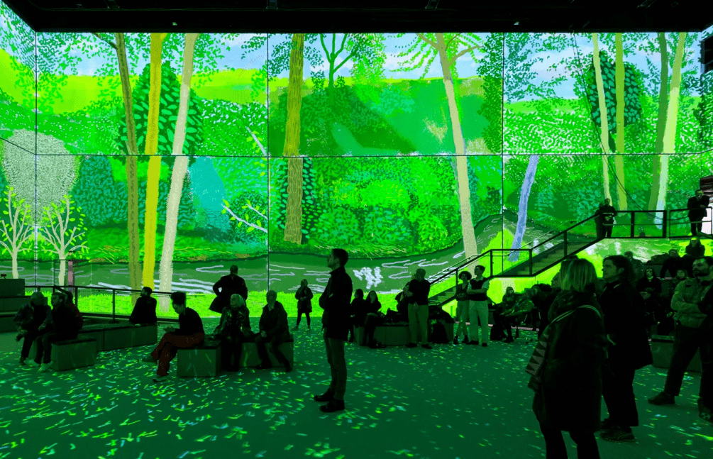 當(dāng)代最貴藝術(shù)家大衛(wèi)·霍克尼喊你來(lái)看這場(chǎng)沉浸式數(shù)字藝術(shù)展啦!