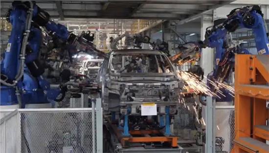 探訪一汽奔騰無錫佳元店——跨界合作下的第三墻藝術(shù)體驗