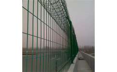 監(jiān)獄鋼網墻 安全防護的第三墻